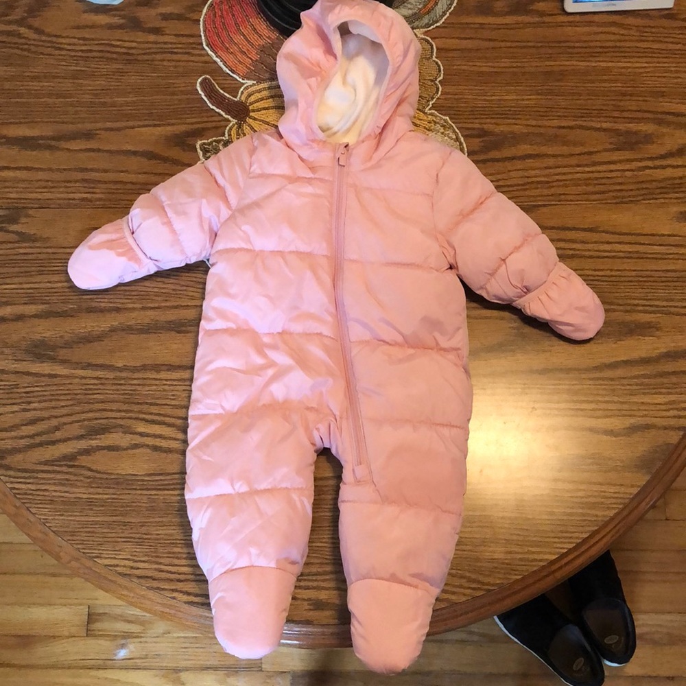 Old navy water-resistant snow suit